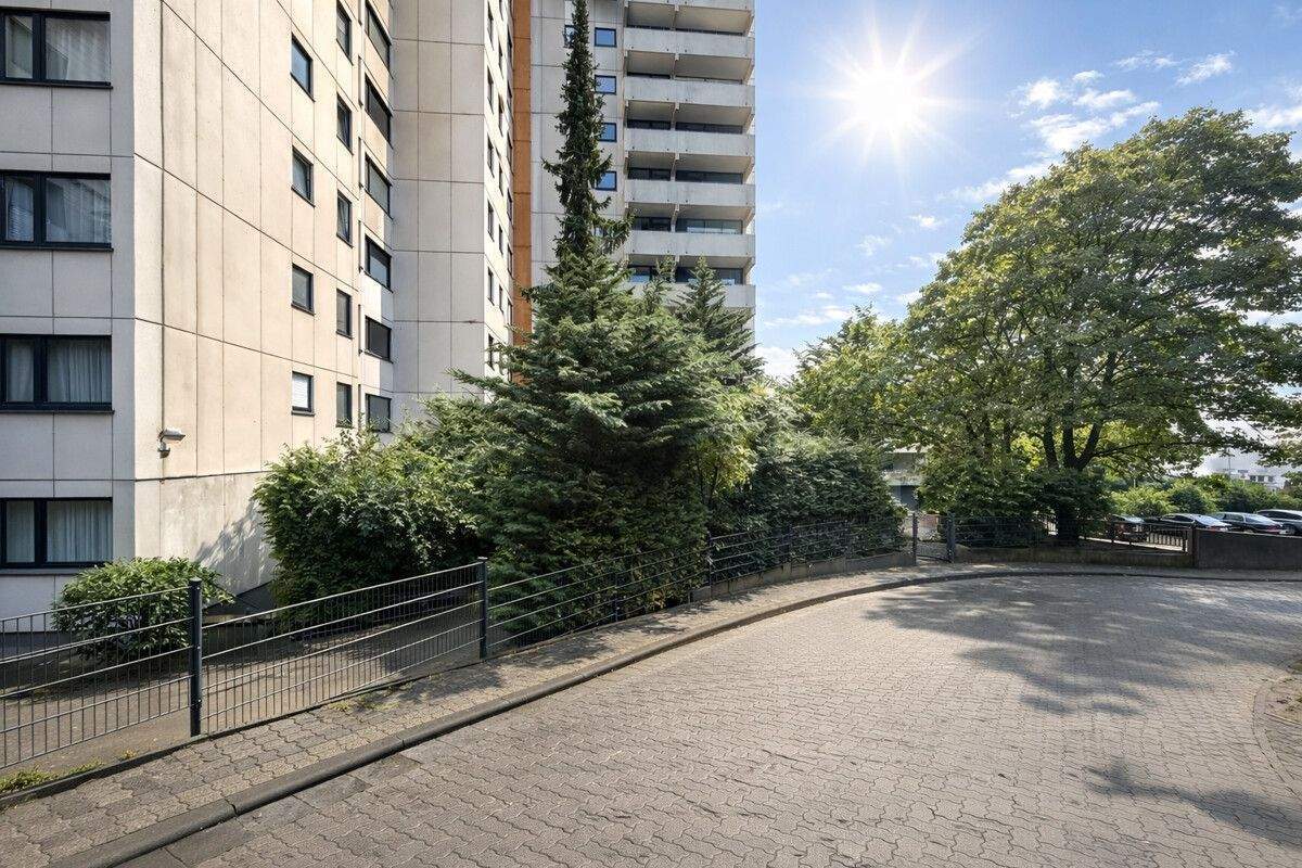 Wohnen mit Weitblick: 2-Zimmer-Wohnung mit Balkon in Sachsenhausen