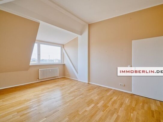 IMMOBERLIN.DE - Lichtdurchflutete Dachgeschosswohnung mit ruhiger Südterrasse & Lift nahe Akazienkiez & Winterfeldtplatz