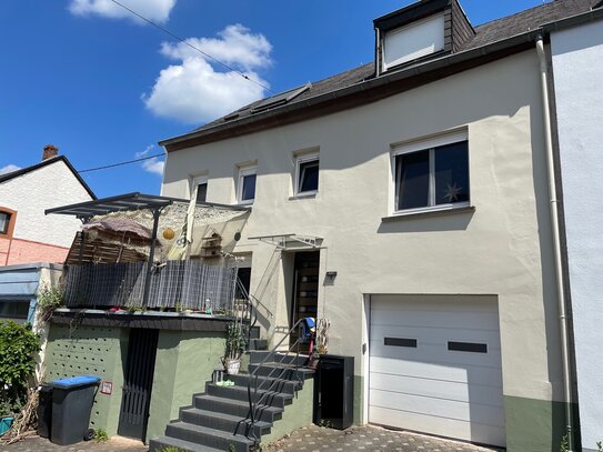 Schönes Einfamilienhaus mit Terrasse, Garage und neuer Pelletheizung in Föhren