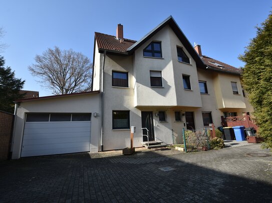 geräumiges Reihenendhaus mit 6 Zimmern, großer Garage