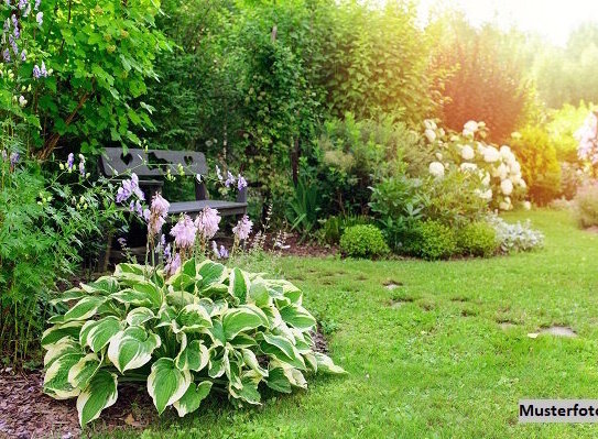 Gartenhaus mit überdachter Terrasse