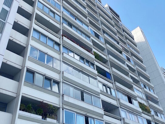 Gerneralsanierte 1-Zimmer-Wohnung mit Loggia in der Olympiastadt