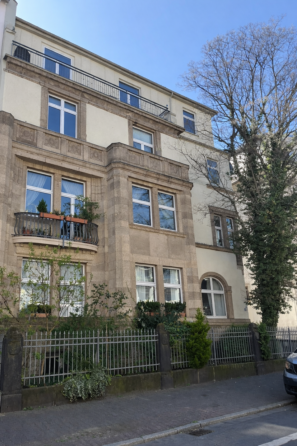 Exklusives Anlageobjekt in Frankfurt/Westend – Stilvolles Mehrfamilienhaus mit 12 WE