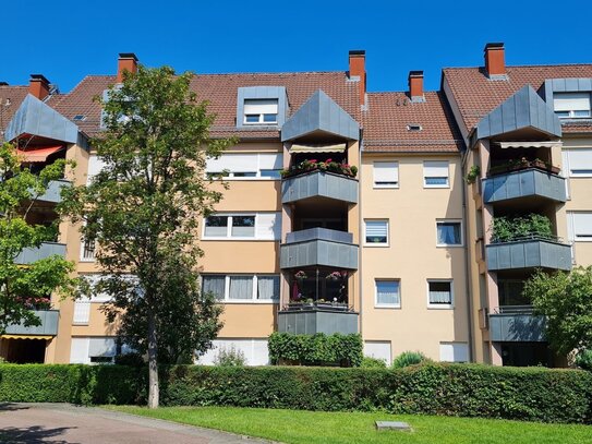 Gepflegte 3 Zimmer Erdgeschoss-Wohnung mit Terrasse + Gartenanteil