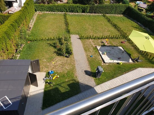 Gehobene 3-Zimmerwohnung (Maisenette/Penthaus) mit Balkon und eigenem Gartenanteil (Warmmiete)