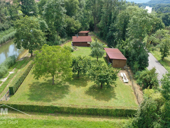 Traumlage: Freizeitgrundstück mit Blockhütte und Gartenoase direkt am Ludwig-Donau-Kanal (Naturpark Altmühltal)