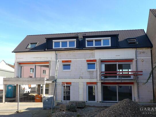 NEUBAU - Nur noch eine Wohnung zu verkaufen! Sonnige Maisonette-Wohnung in 3-Familienhaus