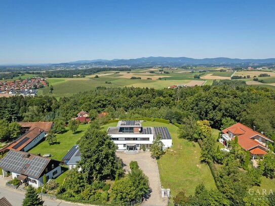 Winzer's Juwel! Luxuriöses Einfamilienhaus mit Pool & atemberaubendem Bergpanorama.