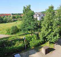 Großzügige Einraumwohnung, Bad mit Dusche, PKW-Stellplatz