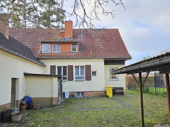 Solides Wohnhaus in Potsdam-Eiche, mit großem Garten, zeitnah zu verkaufen.