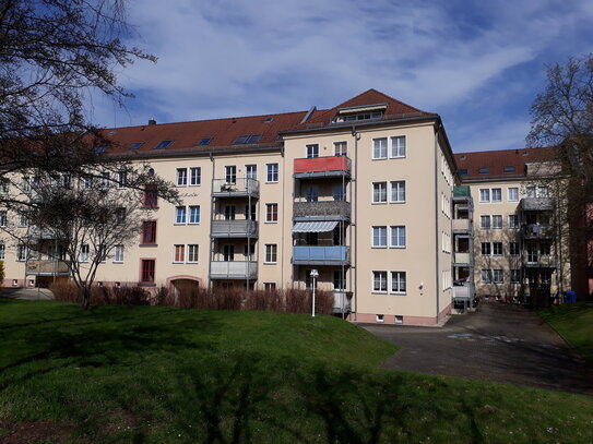 großzügige 2-Raum-Wohnung mit Balkon