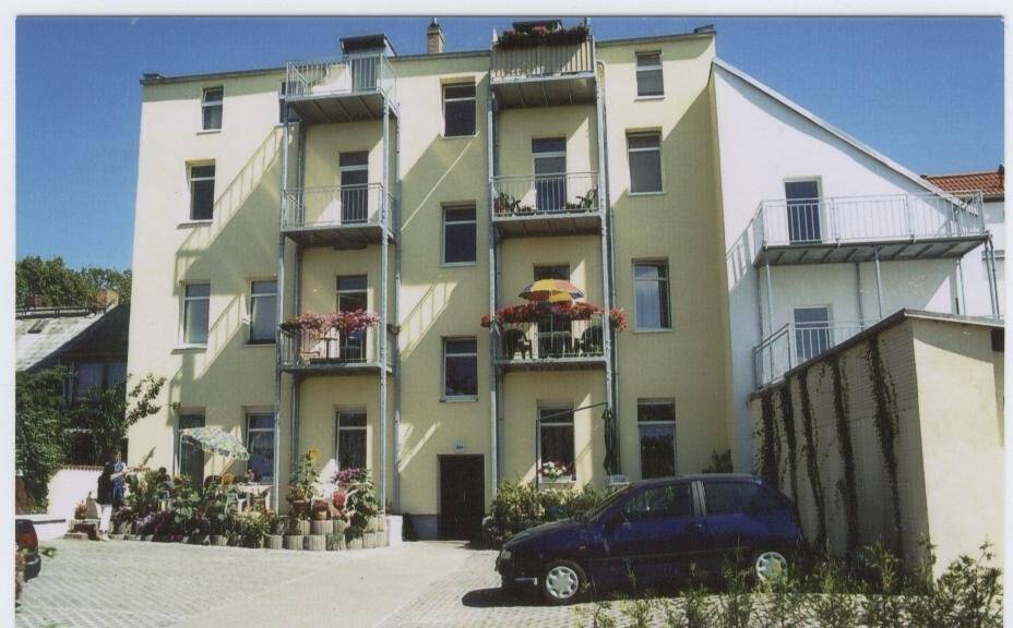 Charmante helle 3 Raum Wohnung mit Balkon und Küche -Nachmieter gesucht- - Photo 1