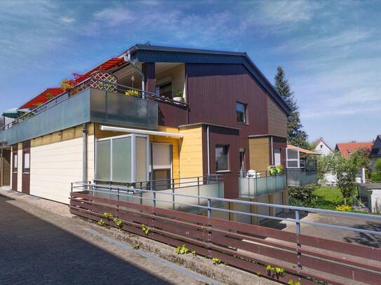 Modernisierte 2-Zimmer-Wohnung in ausgezeichneter Stadtnaher Lage, eigener Garage & Balkon