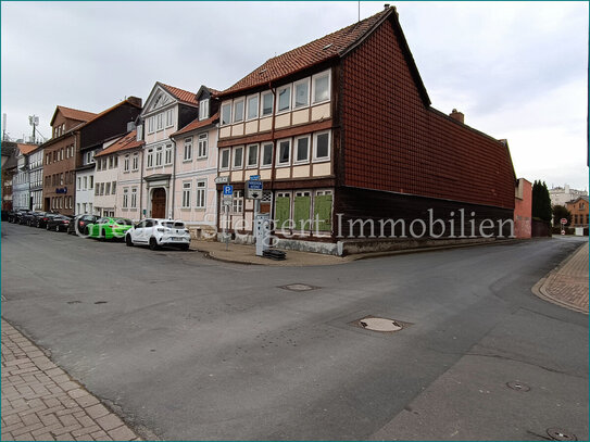 *** Großes Sanierungsbedürftiges Fachwerkhaus (Denkmalschutz) im Zentrum von Wolfenbüttel