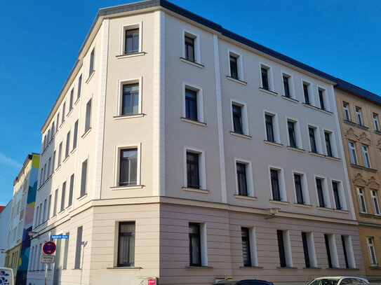 Moderne 3 Zimmerwohnung im 2.OG mit Balkon und Fußbodenheizung unweit des Bahnhofes.