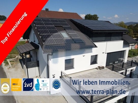 MODERNES 3-FAMILIENHAUS MIT PV-ANLAGE