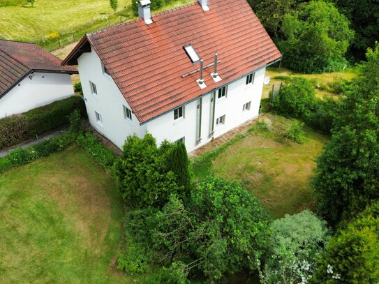 Bauernhaus mit großem Grundstück