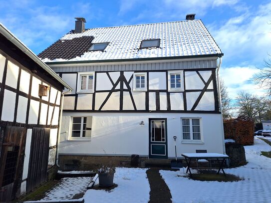 Große Hofanlage mit traumhaften Bauerngarten, Baugrundstück und vielfältigen Möglichkeiten