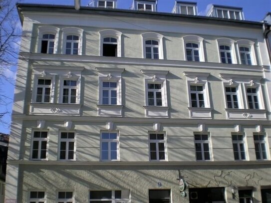 "Provisionsfrei" Sehr schöne Altbauwohnung mit Balkon in TOP-Lage! -möbliert-bezugsfrei-