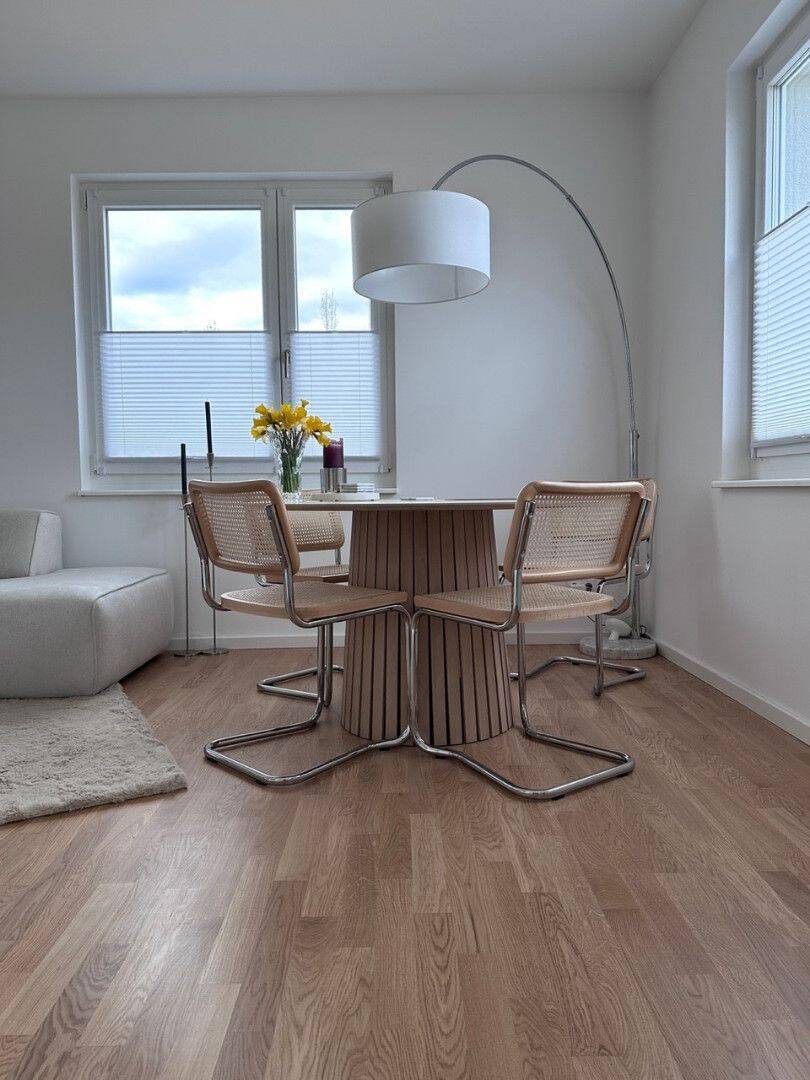 Frei ab sofort. - tolle 2-Zimmer Wohnung mit schönem Wohnbereich, Balkon & moderner Ausstattung im Three Berlin! - Foto 1