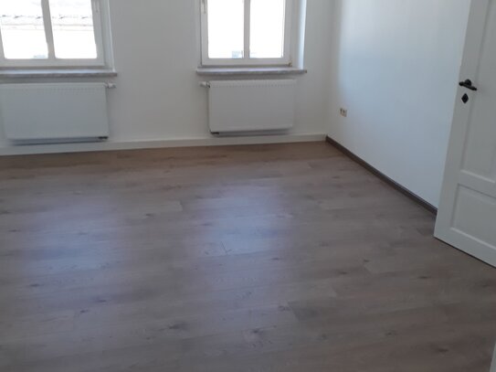 Ihr neues Zuhause! Sanierte 3-Zimmer-Wohnung im Zentrum von Schleiz