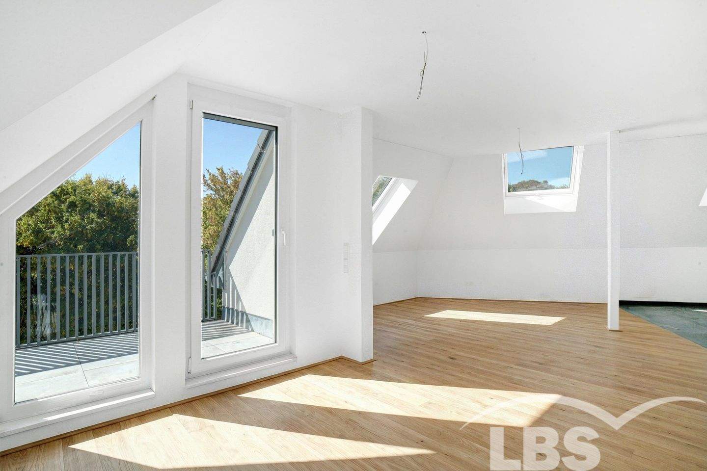 Neubau - Dachgeschoss über zwei Ebenen !