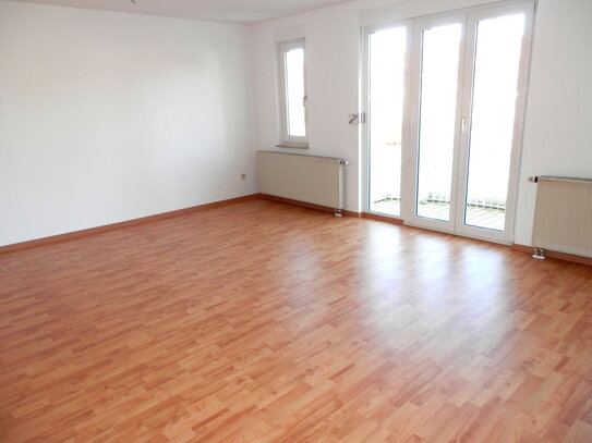 ** mit Balkon ** 3 Zimmer Wohnung in Leubnitz zu vermieten!