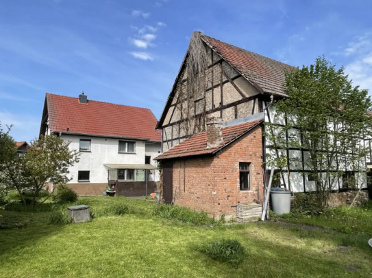 ZWEIFAMILIENHAUS MIT EINFAHRT IN NEUDIETENDORF