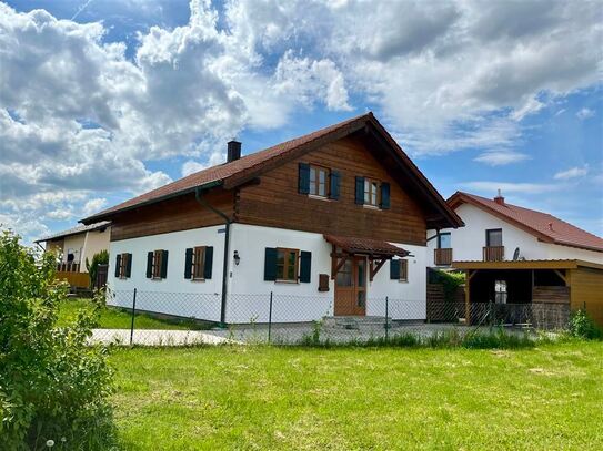 Gemütliches Landhaus in ruhiger Siedlungslage von Osterhofen !