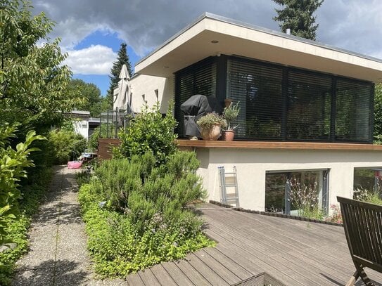 Schönes freistehendes Architektenhaus in Frankfurt am Main Niederursel