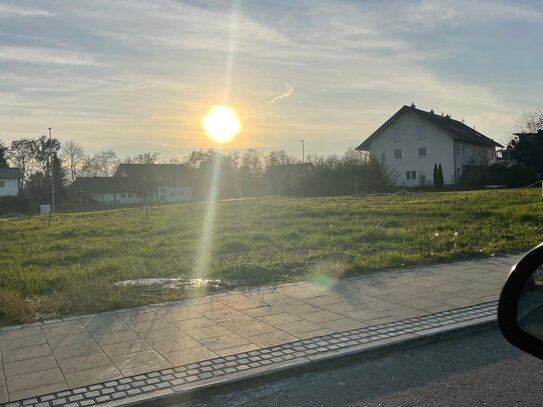 Zwei zusammenhängende Grundstücke