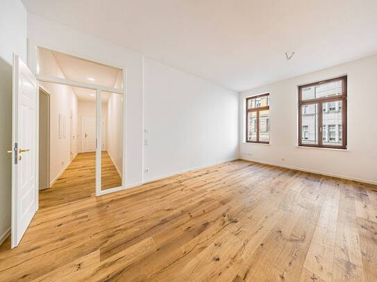 Bezugsfreie 2-Zimmer-Altbauwohnung mit Süd-Balkon, Ankleide, Dusch-/Wannenbad & Gäste-WC