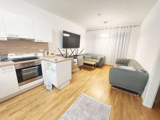 Helle, großzügige 1,5 Zimmer EtagenWohnung mit Balkon und stellplatz