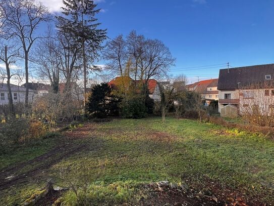 Heller sonniger Bungalow mit großem Naturgarten wartet auf fröhliche Bewohner, gerne auch mit Haustieren