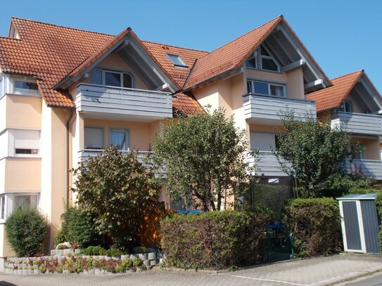 Freie stadtnahe große, sonnige, ruhig gelegene 3-Zimmer-Wohnung mit Balkon und S-Bahn-Verbindung in Winkelhaid bei Nürn…