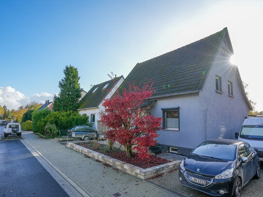 Zeitlose Eleganz trifft modernen Komfort - Ihr Familienhaus in Wassenberg mit großem Grundstück