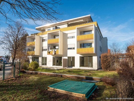 Wunderschöne 4 Zimmer Wohnung mit Loft- Atmosphäre, Terrasse und 166 qm großem Garten.