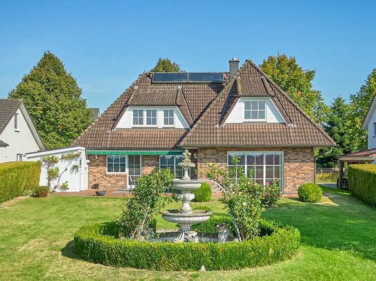 Großzügiges Einfamilienhaus mit traumhaftem Blick über Wiesen und Felder