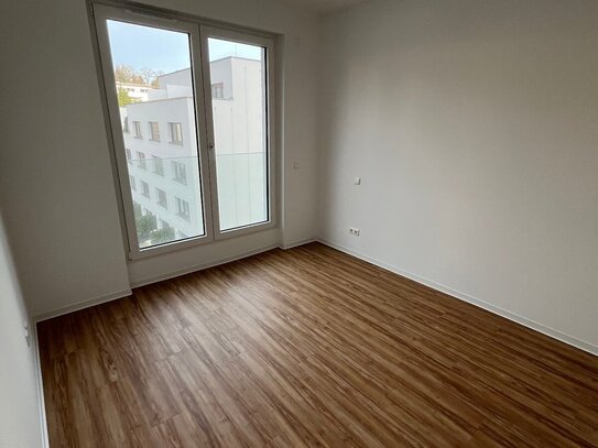 3-Zimmer-Wohnung im 1.OG, EBK, Bad mit Dusche und Wanne, Loggia Süd