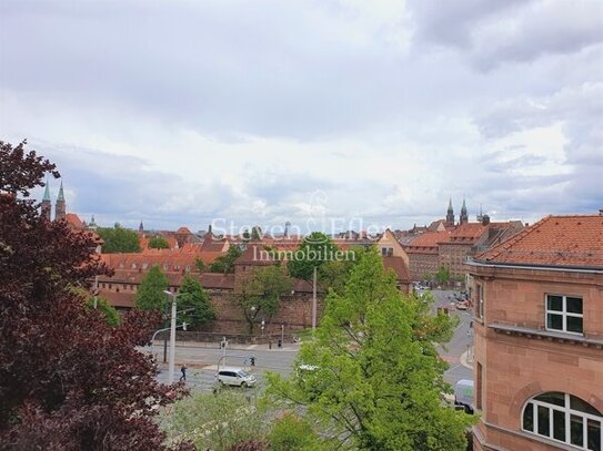 Praxis oder Büro mit Blick über die Nürnberger Altstadt