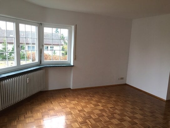 **3,5 Zimmer, schick, gemütlich und renoviert**GARAGE optional**