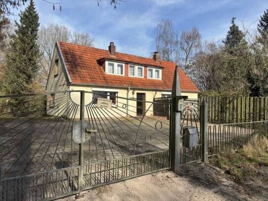 Attraktives Grundstück mit Altbau in Alleinlage am Utkiek