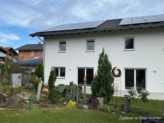 Dörflich - natürlich - Neubau - Doppelhaushälfte - Kfw 55 Energiesparhaus mit Doppelgarage in Schöfweg *****