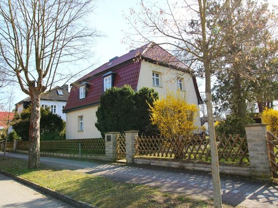 Traumhaftes Haus mit Altbaucharme und großem Garten, fußläufig zum S-Bahnhof Borgsdorf