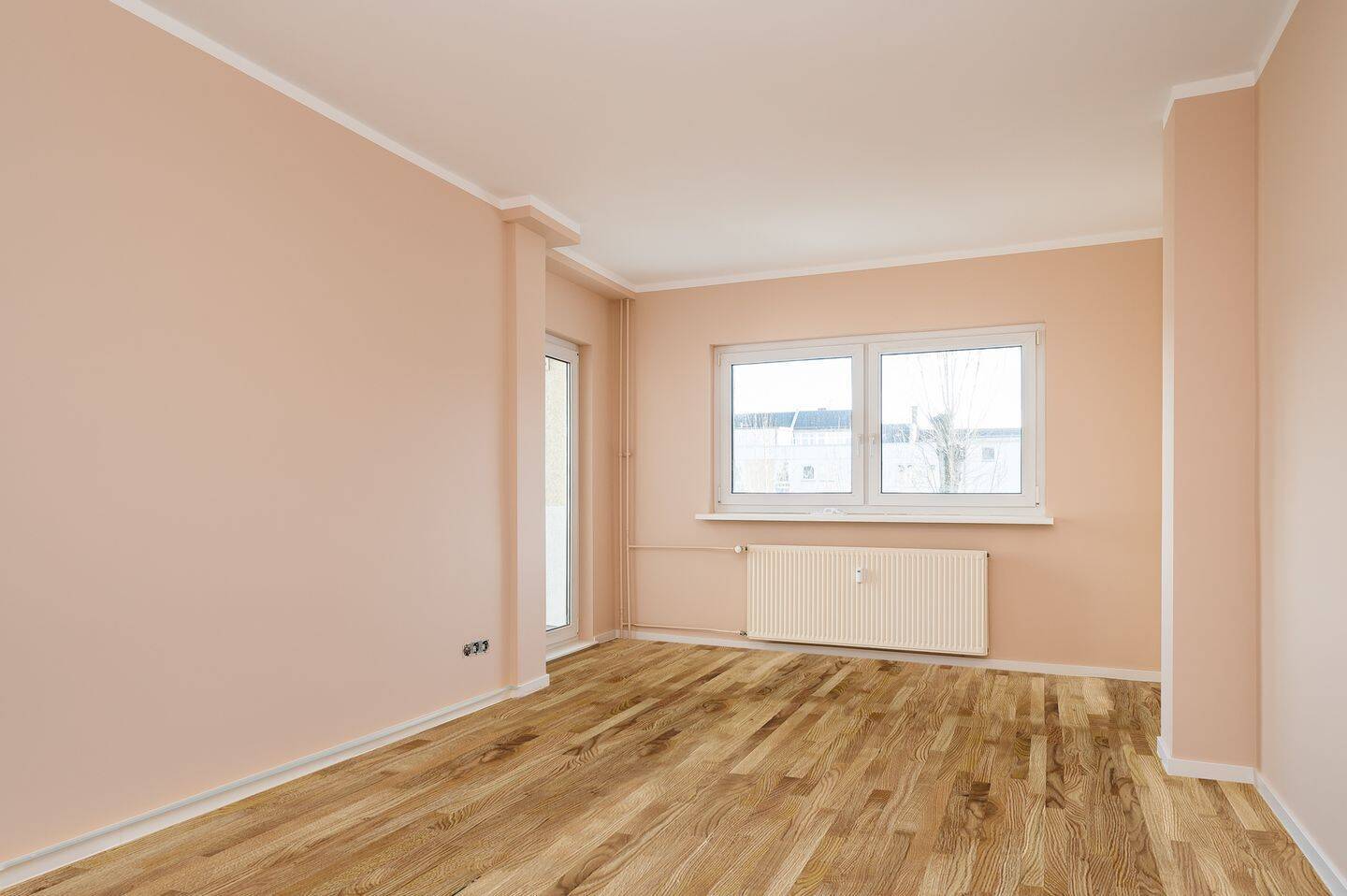 **Möbliertes WG-Zimmer in Toplage zzgl. Balkon** - Foto 1
