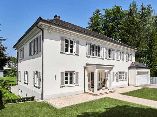 Repräsentative Familienvilla in klassisch-eleganter Architektur mit Pool