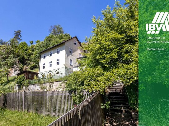 Geschichtsträchtiges Einfamilienhaus mit Blick auf die historische Klosterburg