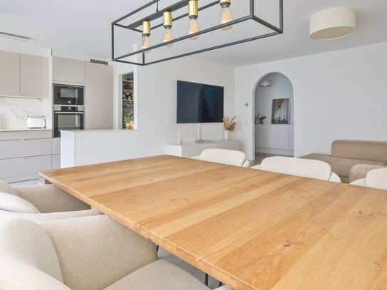 Neuwertige und moderne 3,5 Zimmerwohnung mit Garten und Garagenstellplatz in Plieningen