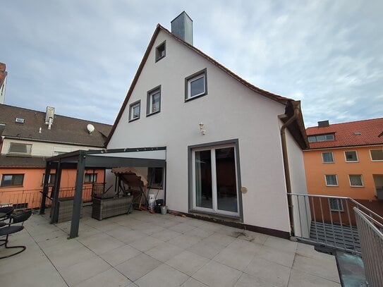 Schicke Stadthaus-Maisonette mit Dachterrasse