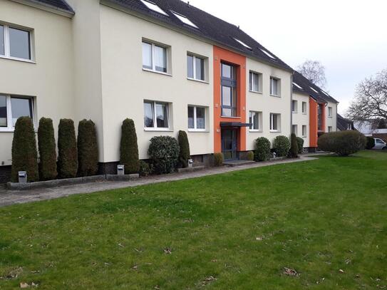 moderne und großzügige 3 Zimmerwohnung mit Balkon im Erdgeschoss (Hochparterre) in Laatzen - Rethen